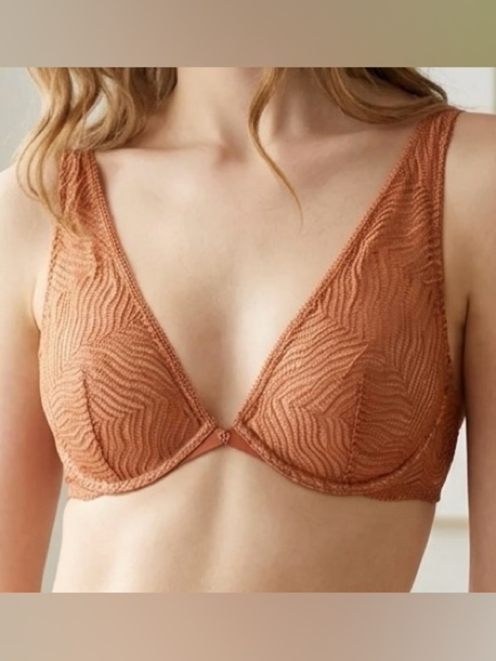 Victoria's Secret cinnamon Lace Plunge Bra (97)